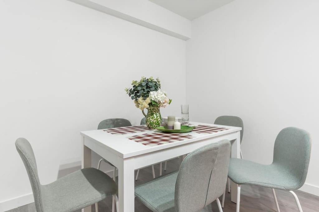 Apartamento Marques De Urquijo 기욘 외부 사진